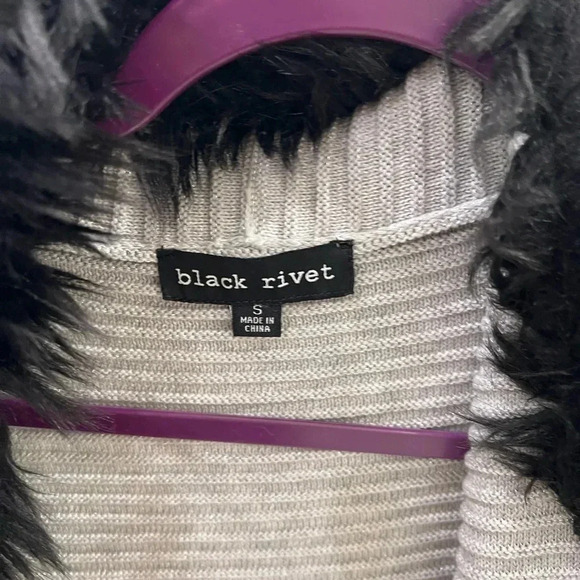 BLACK RIVET SMALL GRAY JACKET WITH FAUX BLACK FUR - Picture 3 of 7